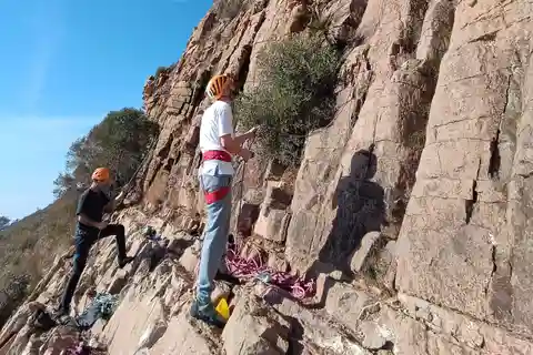 Experiência de escalada em rocha perto de Valência