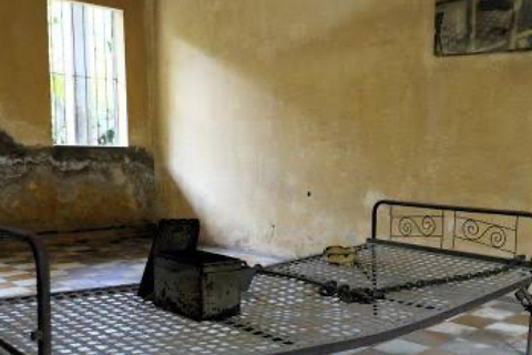 Phnom Penh: Custom Killing Fields & Highlights by Tuk-Tuk Option 1: S-21 Prison & Killing Fields