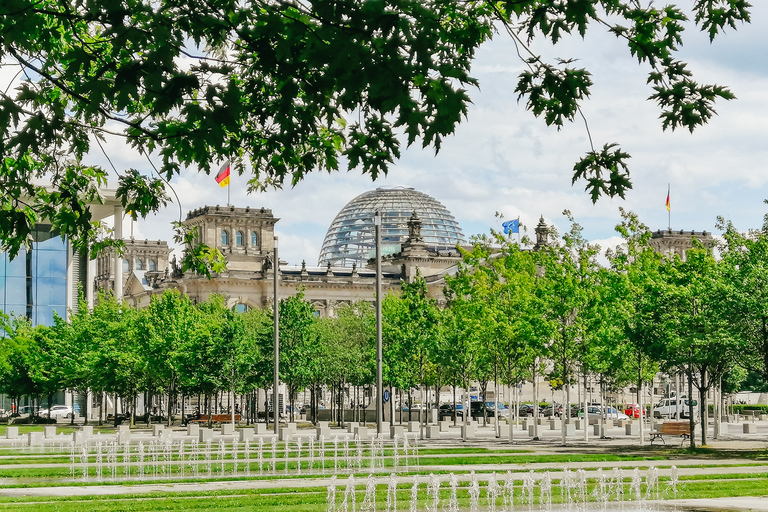 Berlin: wycieczka po dzielnicy rządowej i kopuła Reichstaguregularna publiczna wycieczka po niemiecku