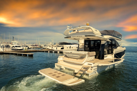 Yacht di lusso Crociera al tramonto con champagne VierwaldstätterseeCrociera di lusso con Champagne al tramonto