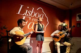 Lissabon: Live-Fado-Show mit Portwein im historischen Zentrum