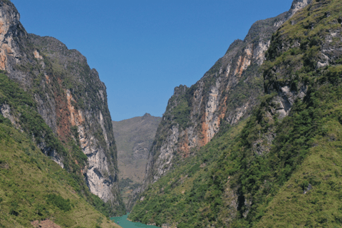 From Sapa/Hanoi: Ha Giang Loop 4 Days 3 Nights self-driving.