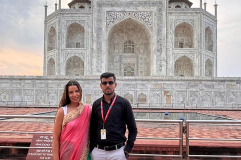 From Delhi: Taj Mahal Sunrise, Agra Fort, and Baby Taj Tour From Agra: Tour with Transportation & Guide Only