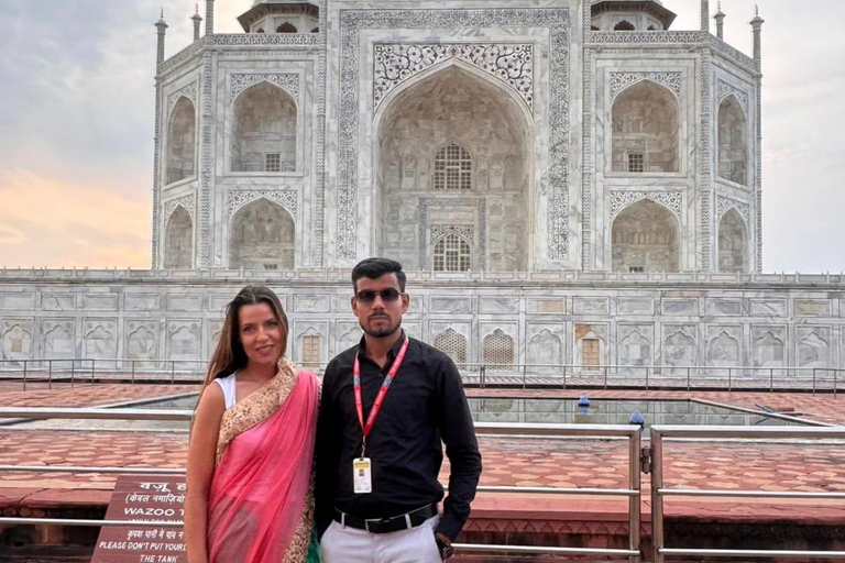 From Delhi: Taj Mahal Sunrise, Agra Fort, and Baby Taj Tour From Agra: Tour with Transportation & Guide Only