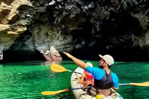 Sagres, excursion familiale en kayak, grottes d'Ingrina