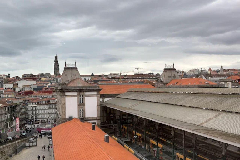 Porto: A la carte lunch + Douro River cruise Porto: À la carte lunch + Douro River cruise