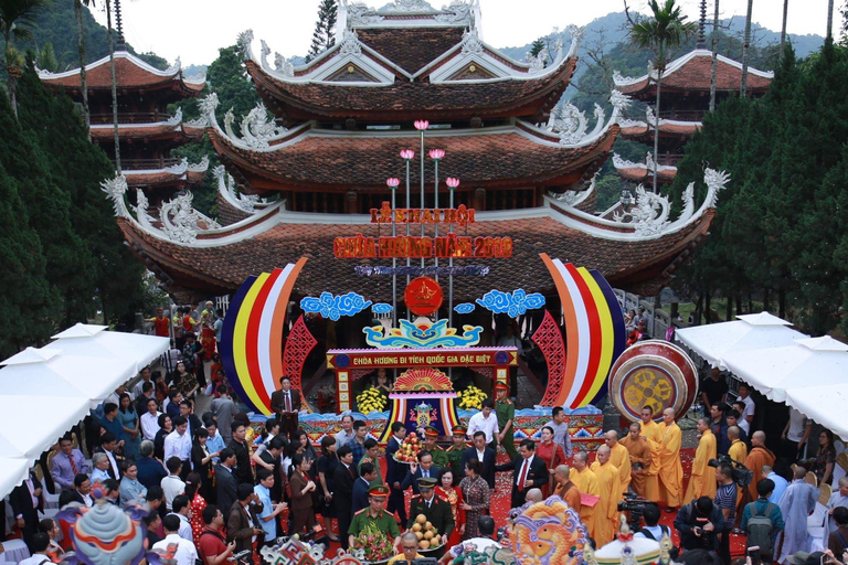 Hanoi: Huong Pagoda Day Trip with Boat and Cable Car