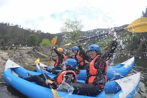 A partir do Porto: mergulhe no cano-rafting nas águas selvagens do Paiva