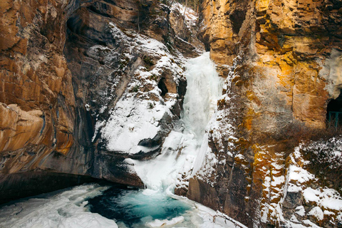 Aventure sur glace au Johnston Canyon Une expérience de paradis hivernal