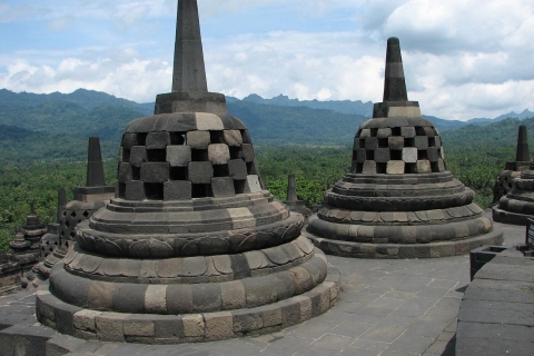 Depuis Yogyakarta : Voyage d'une journée à Borobudur et Prambanan