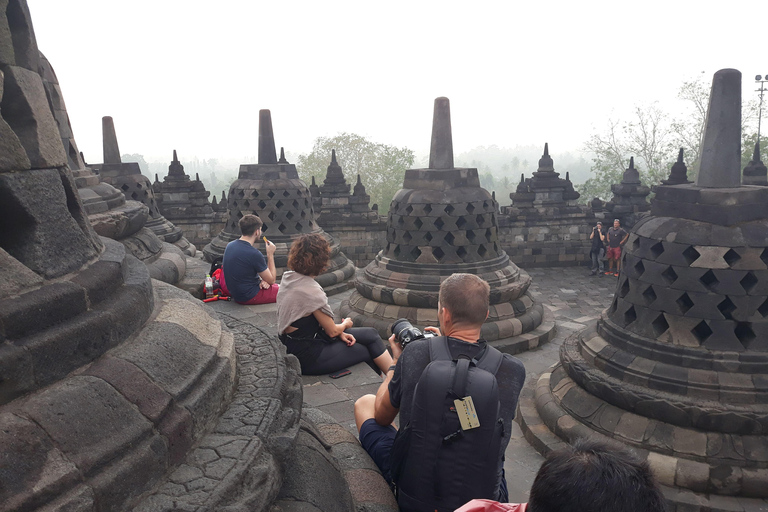 Tour in jeep del Tempio di Borobudur Merapi e del Tempio di PrambananTempio di Borobudur-Merapi in jeep-Tempio di Prambanan