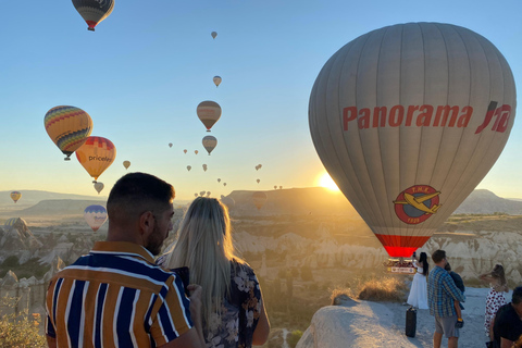 Kapadocja: Wycieczka ze śniadaniem na wschód słońcaOglądanie balonów z profesjonalnym fotografem