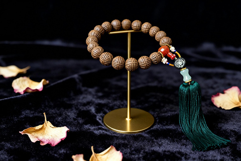 Beijing: Chinese Fragrant Bracelet Making