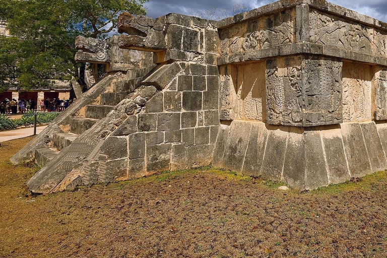 Chichen Itza och Ek Balam-ruinerna + Cenote med lunchAvresa från Tulum