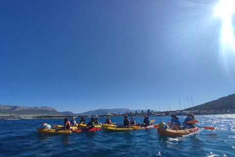 Split: Passeio guiado de caiaque e snorkel ao pôr do sol com vinho