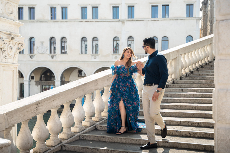 Venice With Professional Photographer Express Photoshoot in Rialto