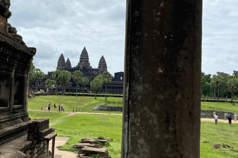 Tour privato di Angkor Wat e del tempio della giungla