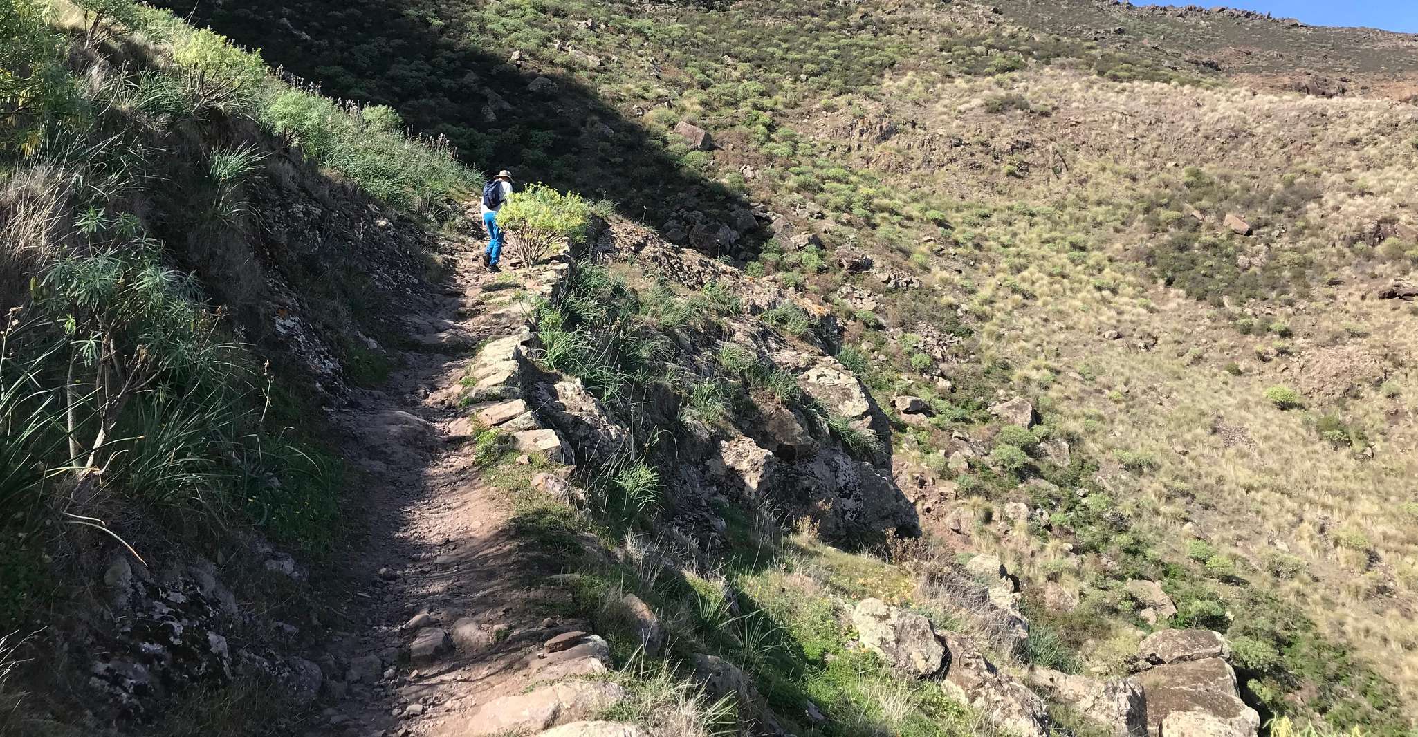 GRAN CANARIA (SPAIN), Hiking & Yoga in Tamadaba - Housity