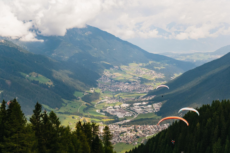 Neustift im Stubaital: Tandem Paragliding Flight