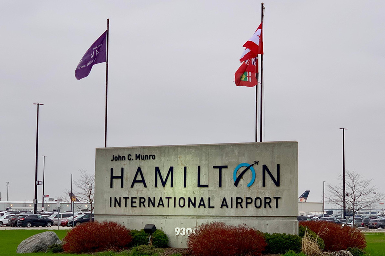 Bequemer Bustransfer zwischen dem Flughafen Hamilton und TorontoEinfacher Bustransfer von Toronto Bay St nach Hamilton Airport