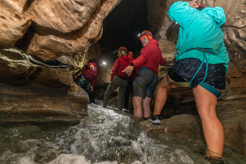 Lyttelton: Escursione a terra, Cave Stream e Castle Hill Tour