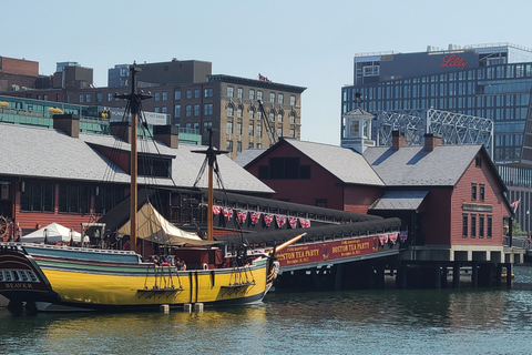 Boston: Boston Tea Party Ships and Museum Interactive Tour