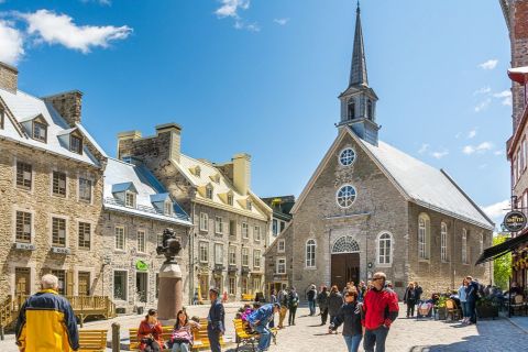Quebec: Old Town Exploration Game