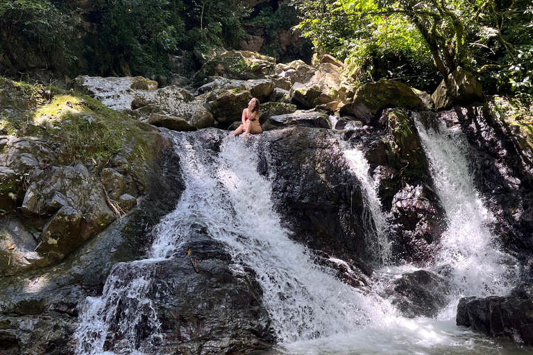 Caguas : Aventure dans les cascades et les grottes