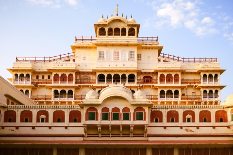Overheid Goedgekeurde gids voor Jaipur City Tour - Boek nuDoor de overheid goedgekeurde gids voor Jaipur City Tour met SUV-auto
