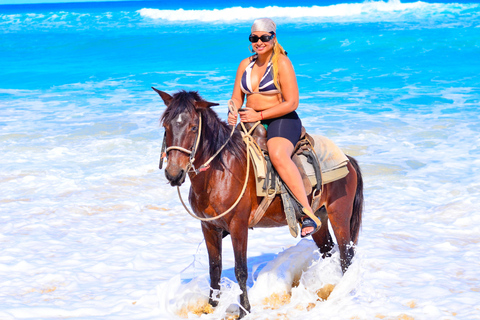 Aventura a cavalo na praia e na floresta de Macau