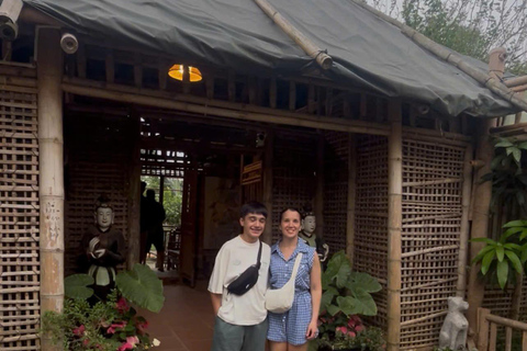 Hanoi Jeep Tour Private: Hidden Art House & Custom Route Private tour for 2 people