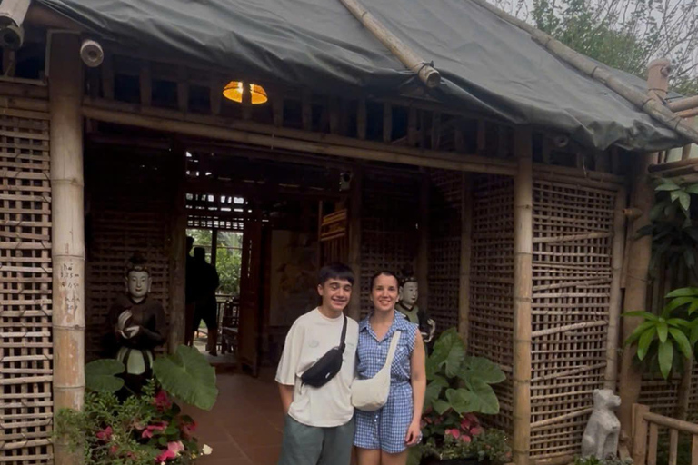 Hanoi Jeep Tour Private: Hidden Art House & Custom Route Private tour for 2 people