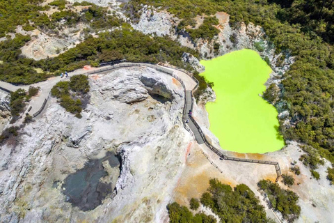 From Auckland: Hobbiton & Wai-O-Tapu - Small Group Tour