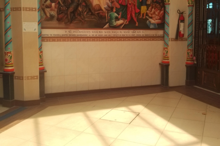 Mombasa: Private City Tour with street food and Haller Park