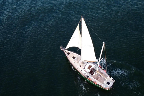 Lisbon: 3-Hour Sailing Tour with Swim and Drinks