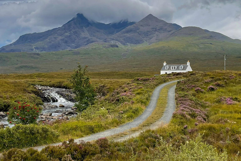 Isle of Skye: Loch Coruisk Boat Trip and Fairy Pools Tour