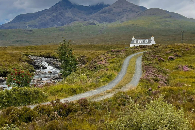 Isle of Skye: Loch Coruisk Boat Trip and Fairy Pools Tour