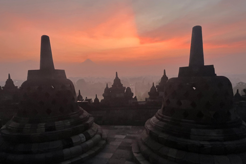 Yogyakarta: Borobudur Sunset and Mount Merapi Lava Tour