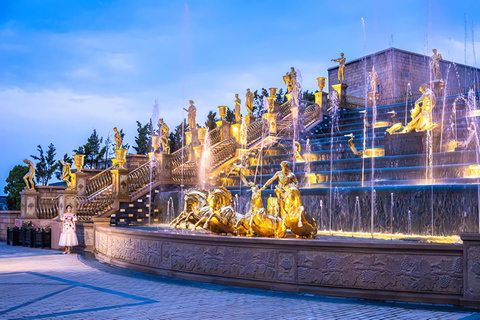 Da Nang: Ba Na Hills, Golden Bridge & Fantasy Park Adventure Group Tour