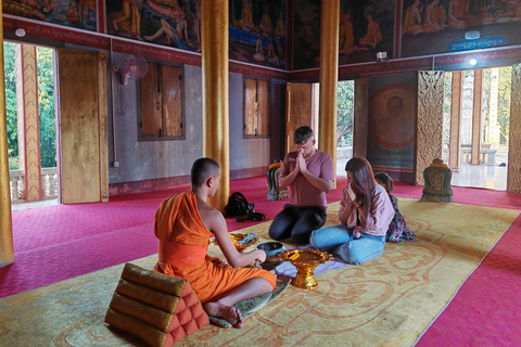 Siem Reap: Mönchs-Segen und Dorfleben auf einer Tour mit dem RollerSiem Reap: Mönchs-Segen und Dorfleben auf einer Roller-Tour
