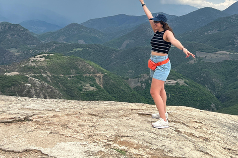Private Experience to Hierve el Agua with Local Guide Private Experience to Hierve el Agua with a Local Guide
