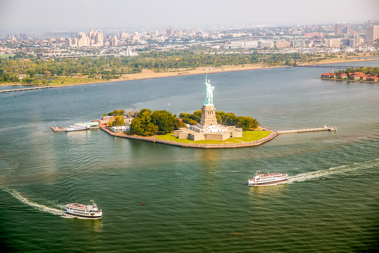 NYC: Passeio de helicóptero pela ilha de Manhattan com tudo incluídoDe Manhattan: 25 a 30 minutos de voo