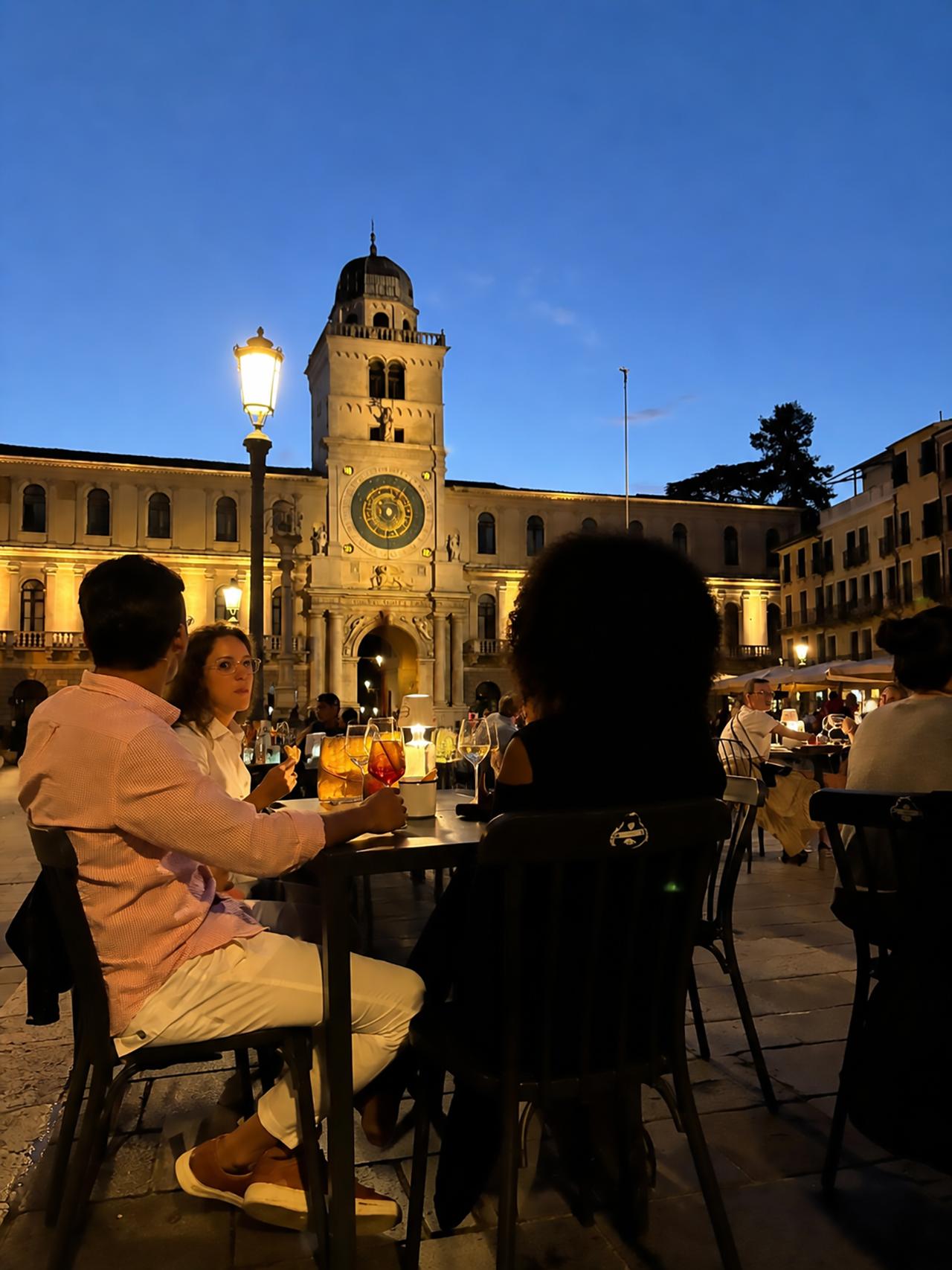 Food & Wine Pairings auf der Piazza dei Signori + professionelles Glas-Souvenir