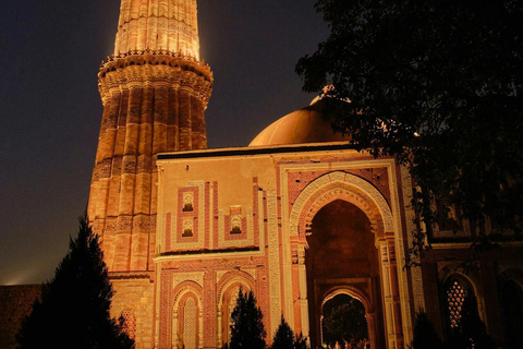 New Delhi: Qutub Minar Exhibition, Light & Sound Show Tour All Inclusive Qutub Minar Exhibition Light & Sound Show Tour