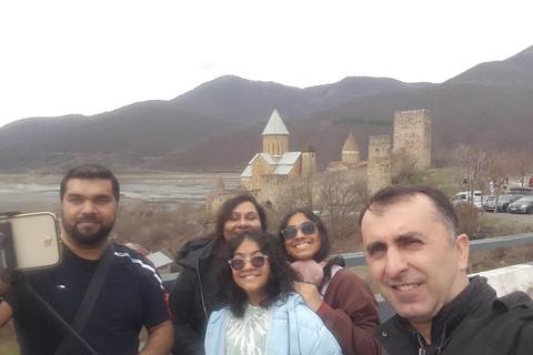 Visite d'une jounée privée des montagnes Gudauri et Kazbegi