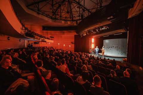Bilhete para a comédia &#039;Himmlische Zeiten&#039; no COMÖDIE DresdenBilhete para a comédia «Himmlische Zeiten» (Tempos Celestiais) no COMÖDIE Dresden