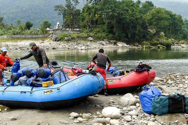 Katmandou : Excursion d'une journée en rafting sur la rivière Trisuli avec déjeuner