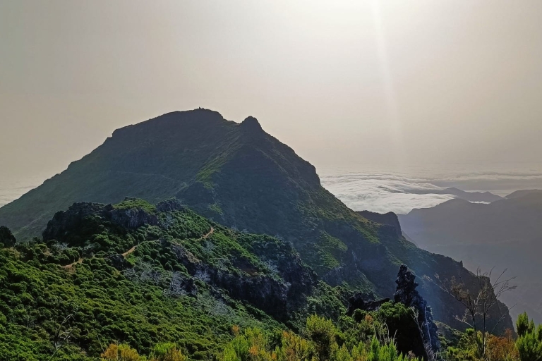 Salida del Sol y Caminata Autoguiada del Pico do Arieiro al Pico Ruivo