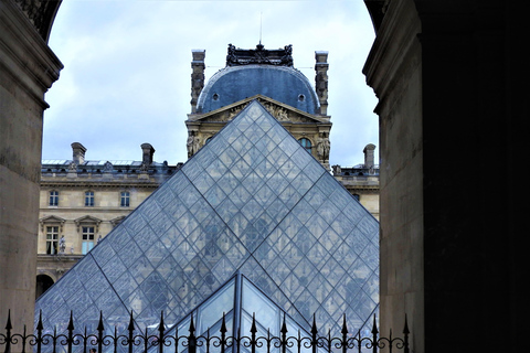 Paris : Louvre Museum Skip-the-Line small group guided Tour Tour in English