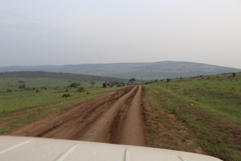 Nairobi: Safari economico di 2 giorni nel Masai Mara con visita ai villaggi